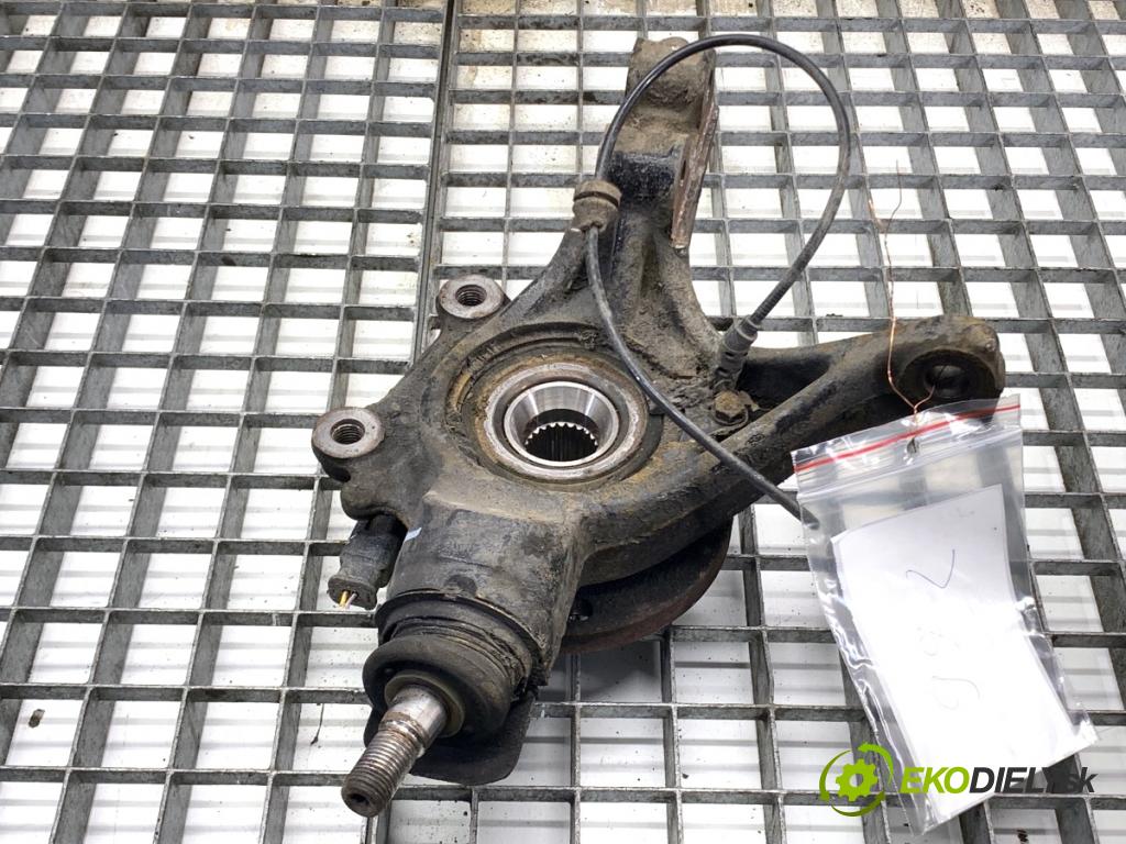 CITROEN C4 II liftback 2017 81 kW 1.2 THP 110 1199 náboj pravy predný