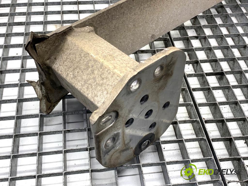 CITROEN C4 II liftback 2017 81 kW 1.2 THP 110 1199 Výstuha nárazníka zad  (Výstuha zadná)