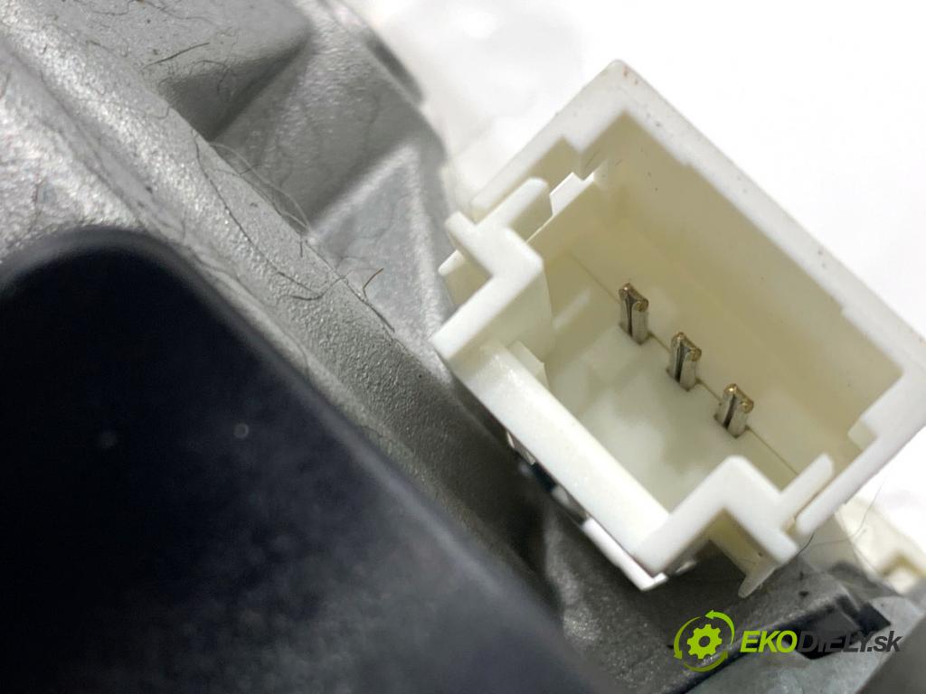 CITROEN C4 II liftback 2017 81 kW 1.2 THP 110 1199 Motor stieračov zad 9680477480