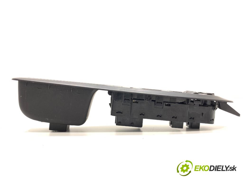 CITROEN C4 II liftback 2017 81 kW 1.2 THP 110 1199 Prepínač okien 96657050ZD (Prepínacie páčky pod volantom)