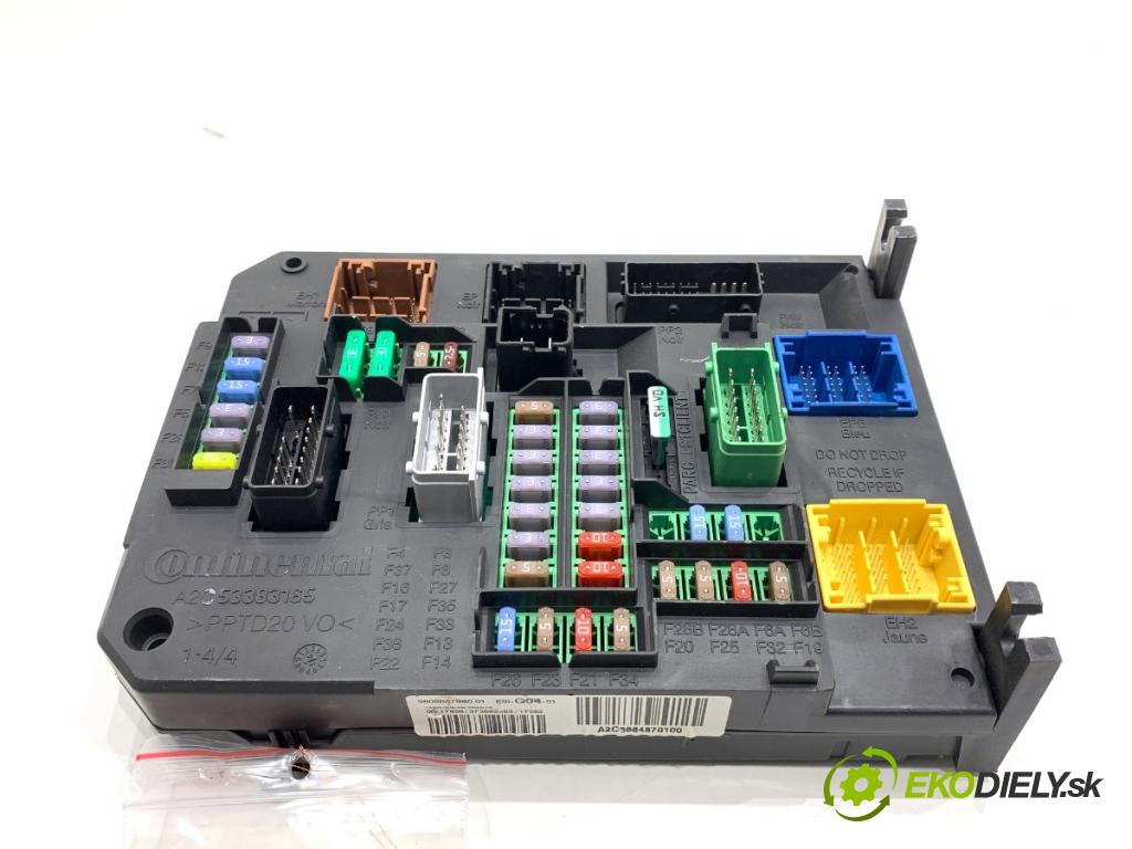 CITROEN C4 II liftback 2017 81 kW 1.2 THP 110 1199 modul BSI 9806687980 (Pojistková skříňka)