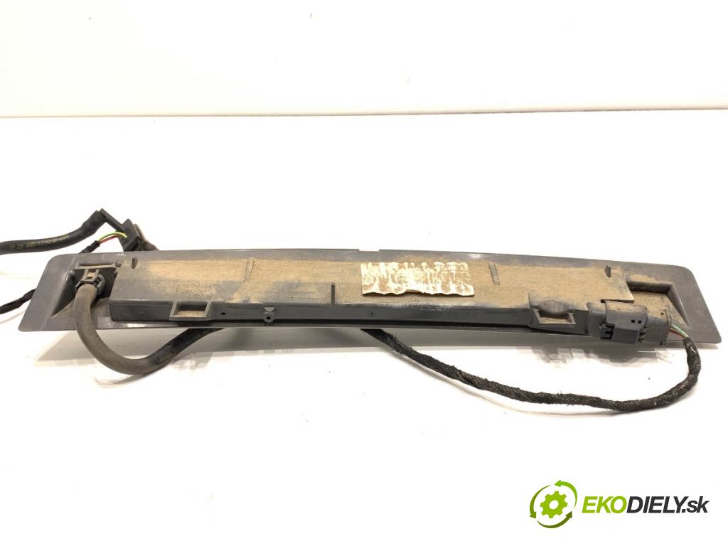 CITROEN C4 II liftback 2017 81 kW 1.2 THP 110 1199 Svetlo brzdových svetiel 9672633480