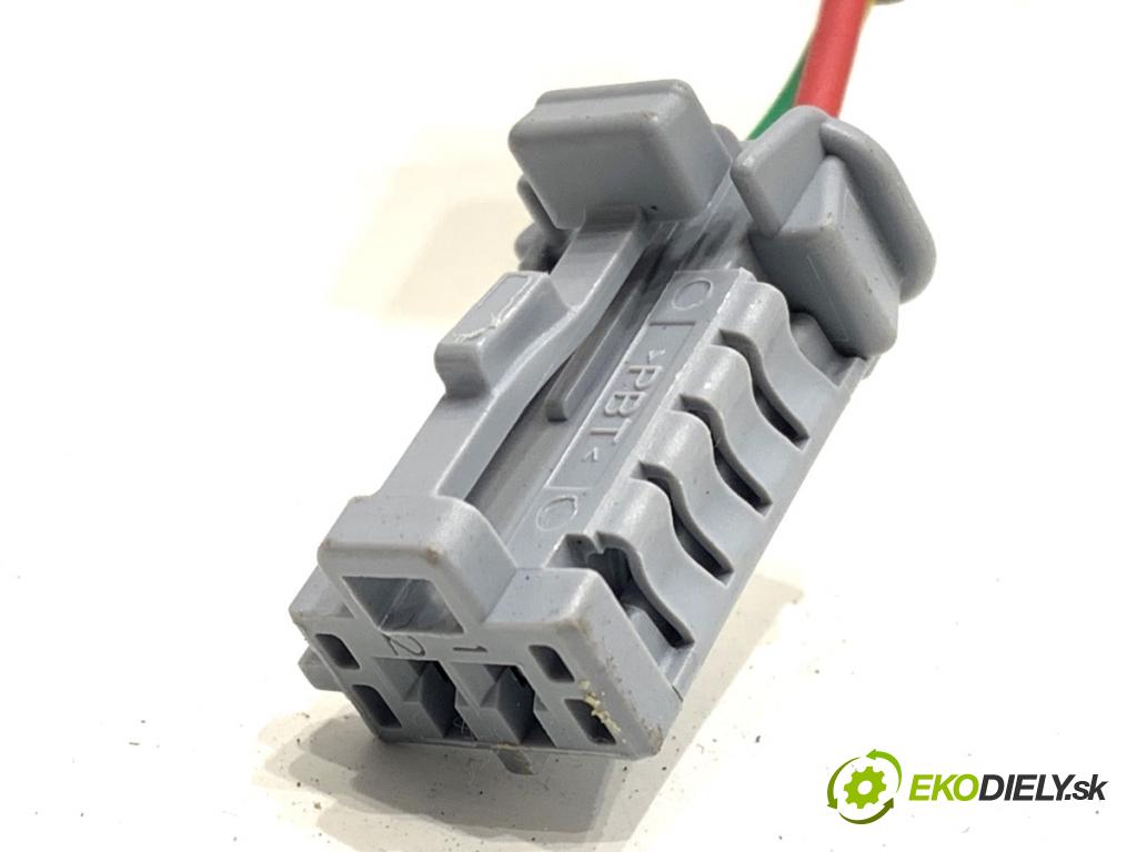 CITROEN C4 II liftback 2017 81 kW 1.2 THP 110 1199 Svetlo brzdových svetiel 9672633480