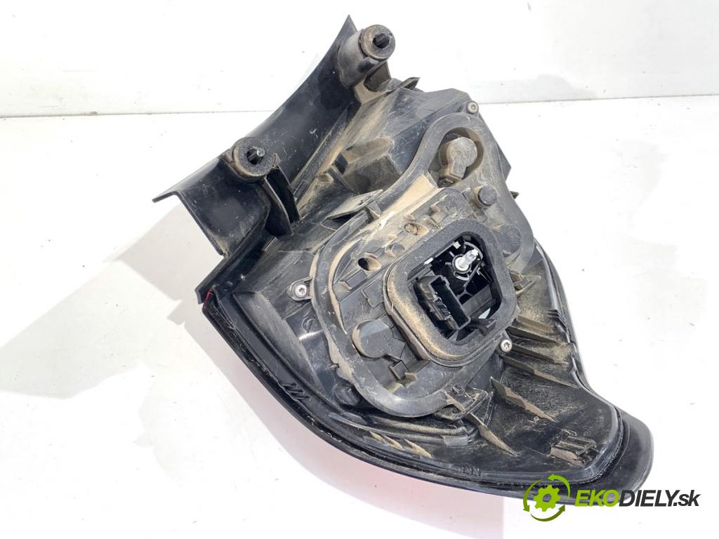 CITROEN C4 II liftback 2017 81 kW 1.2 THP 110 1199 Svetlo pravy zad 9808624380