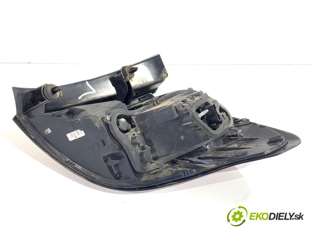 CITROEN C4 II liftback 2017 81 kW 1.2 THP 110 1199 Svetlo ľavy zad 9808624680