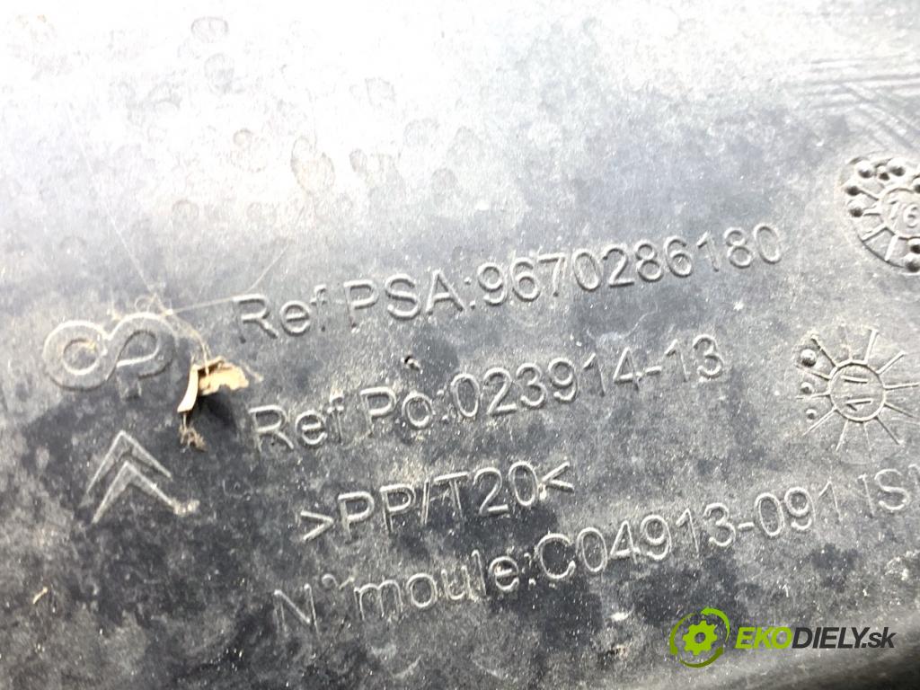 CITROEN C4 II liftback 2017 81 kW 1.2 THP 110 1199 Mriežky nárazníka ľavy predný 9670286180