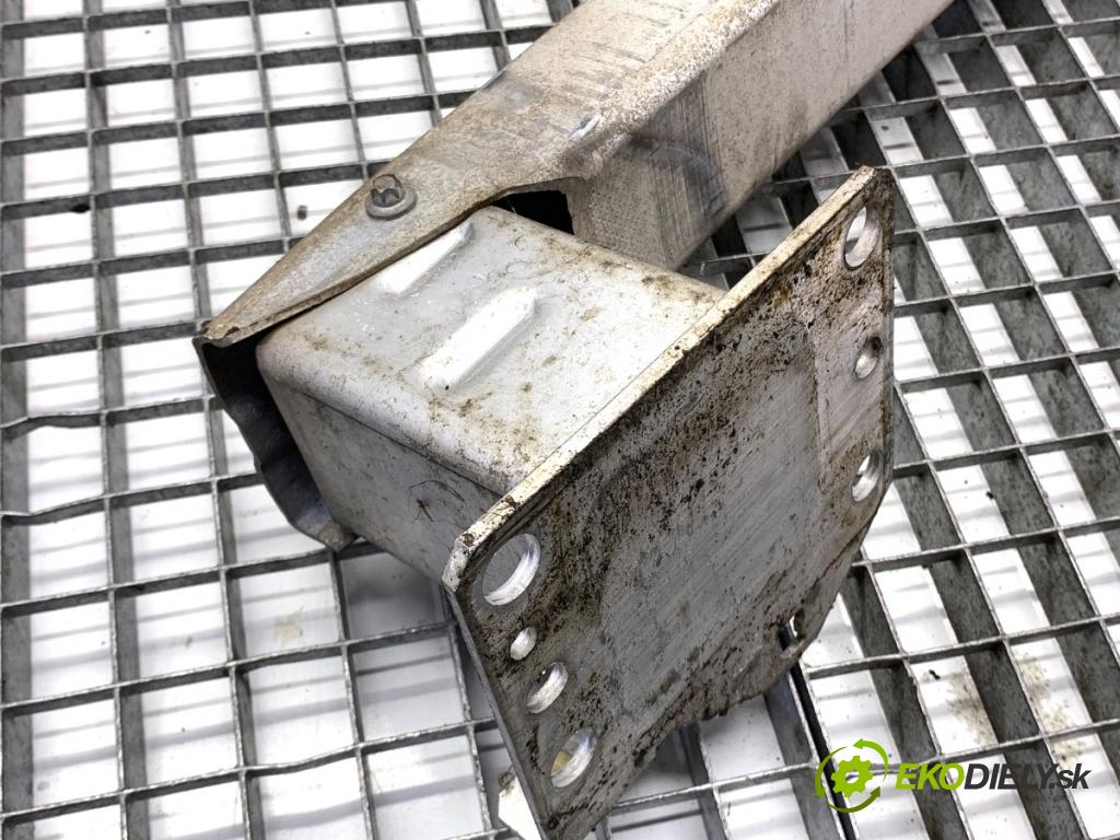 CITROEN C4 II liftback 2017 81 kW 1.2 THP 110 1199 Výstuha nárazníka predný 9672762080 (Výstuha predná)