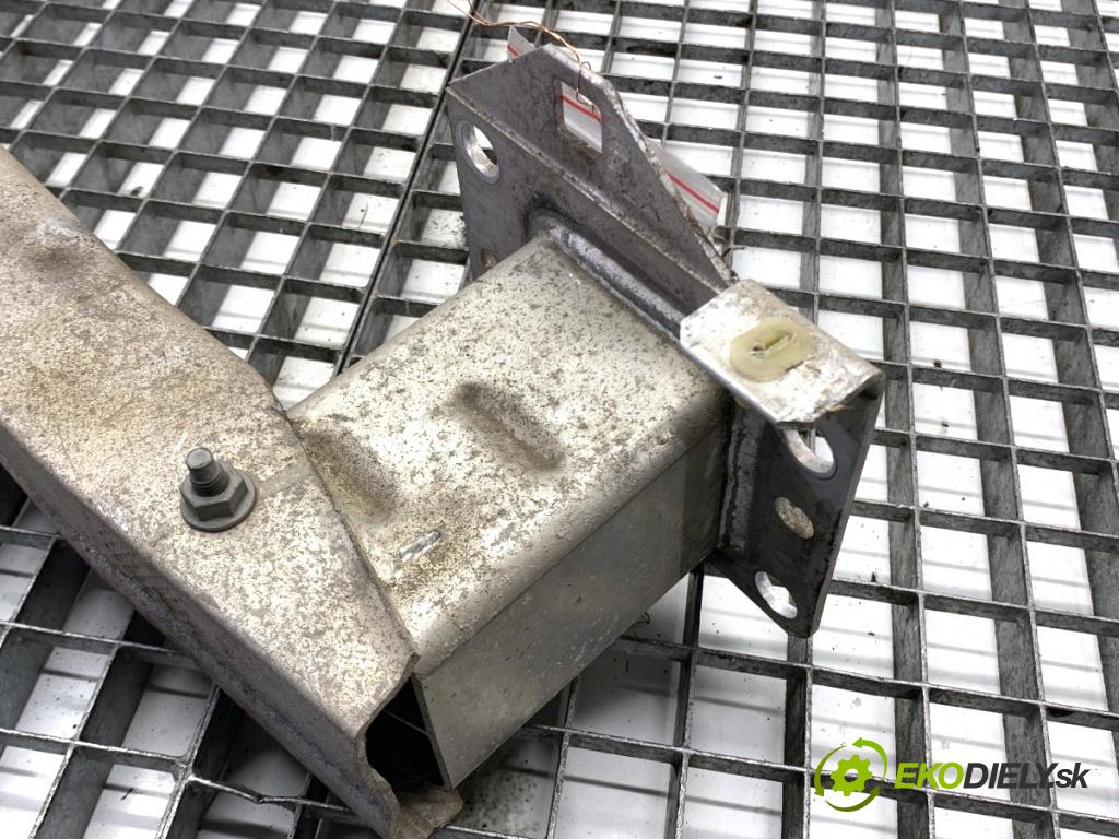 CITROEN C4 II liftback 2017 81 kW 1.2 THP 110 1199 Výstuha nárazníka predný 9672762080 (Výstuha predná)