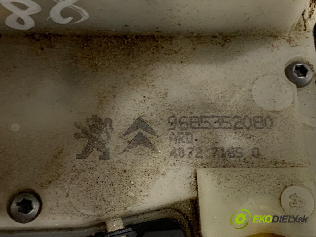 CITROEN C4 II liftback 2017 81 kW 1.2 THP 110 1199 zámok dveře pravý zadní část 9685351480