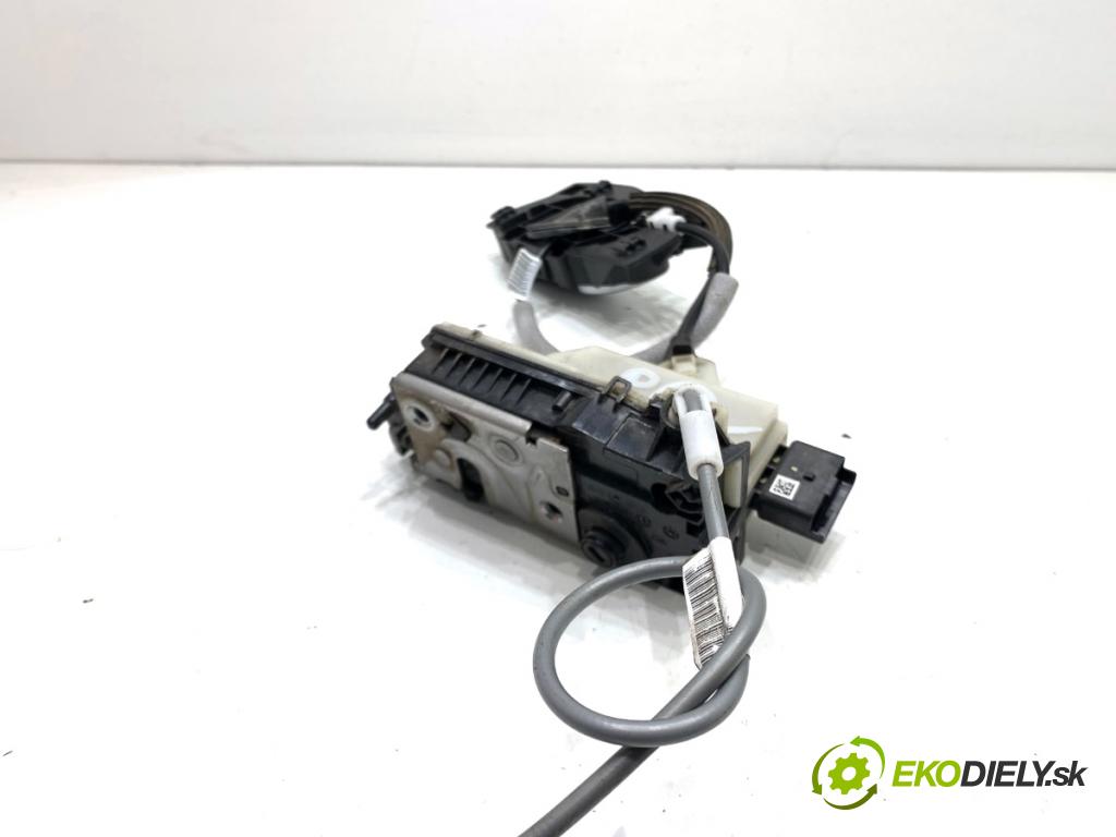 CITROEN C4 II liftback 2017 81 kW 1.2 THP 110 1199 zámok Dvere pravy predný 9685351480