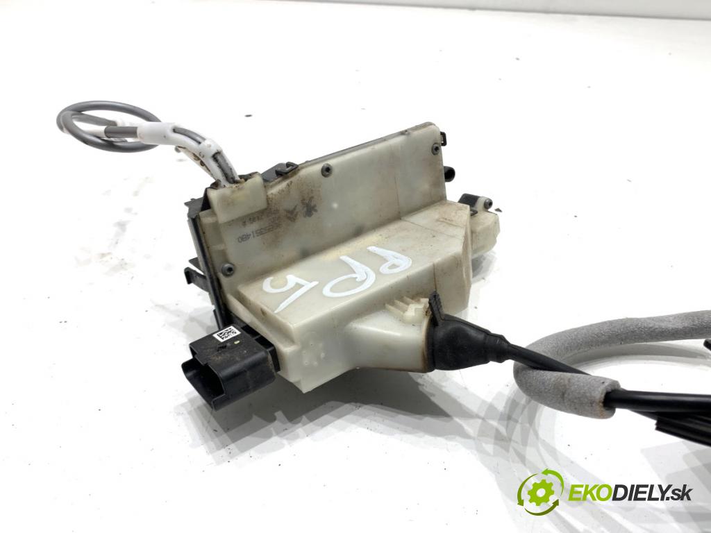 CITROEN C4 II liftback 2017 81 kW 1.2 THP 110 1199 zámok Dvere pravy predný 9685351480