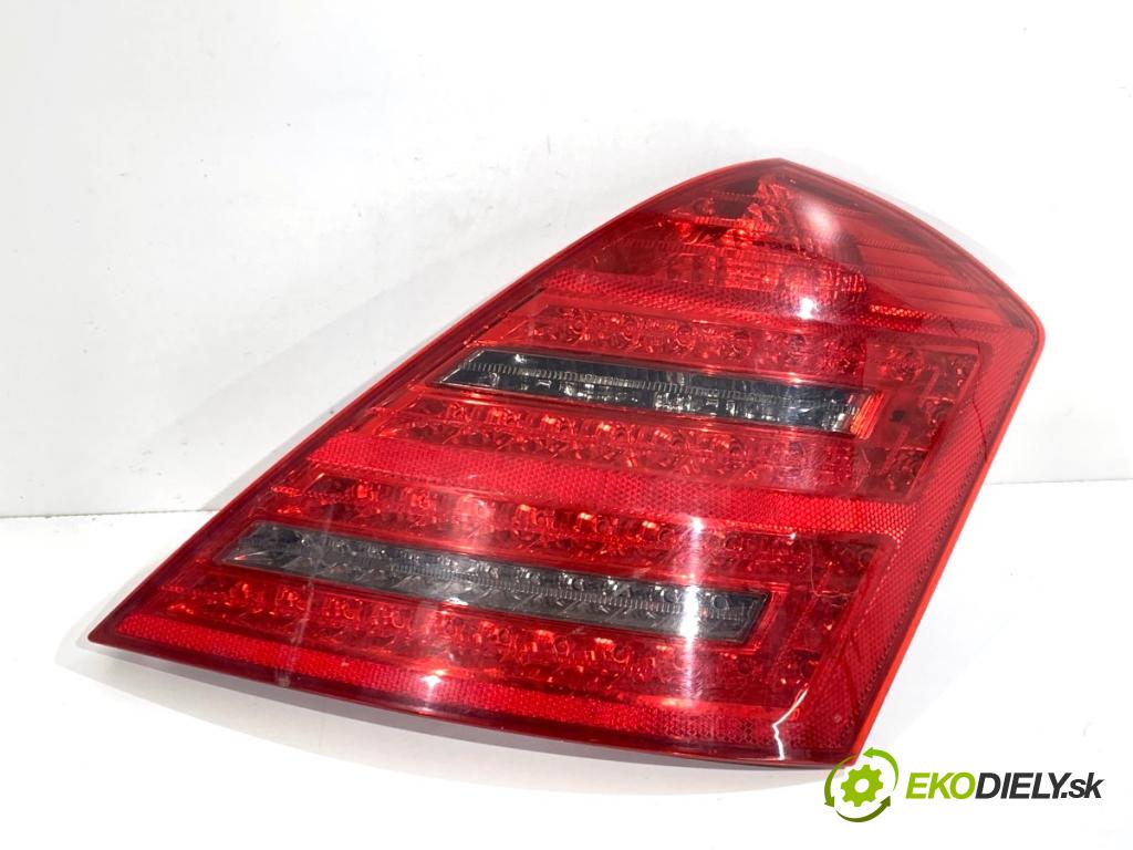 MERCEDES-BENZ W221 sedan 2007 173 kW S 320 CDI (221.022, 221.122) 2987 světlo pravý zadní část 