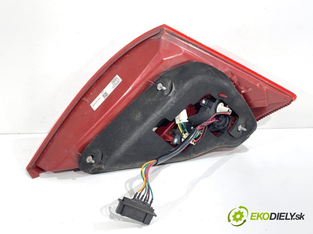 MERCEDES-BENZ W221 sedan 2007 173 kW S 320 CDI (221.022, 221.122) 2987 Svetlo pravy zad