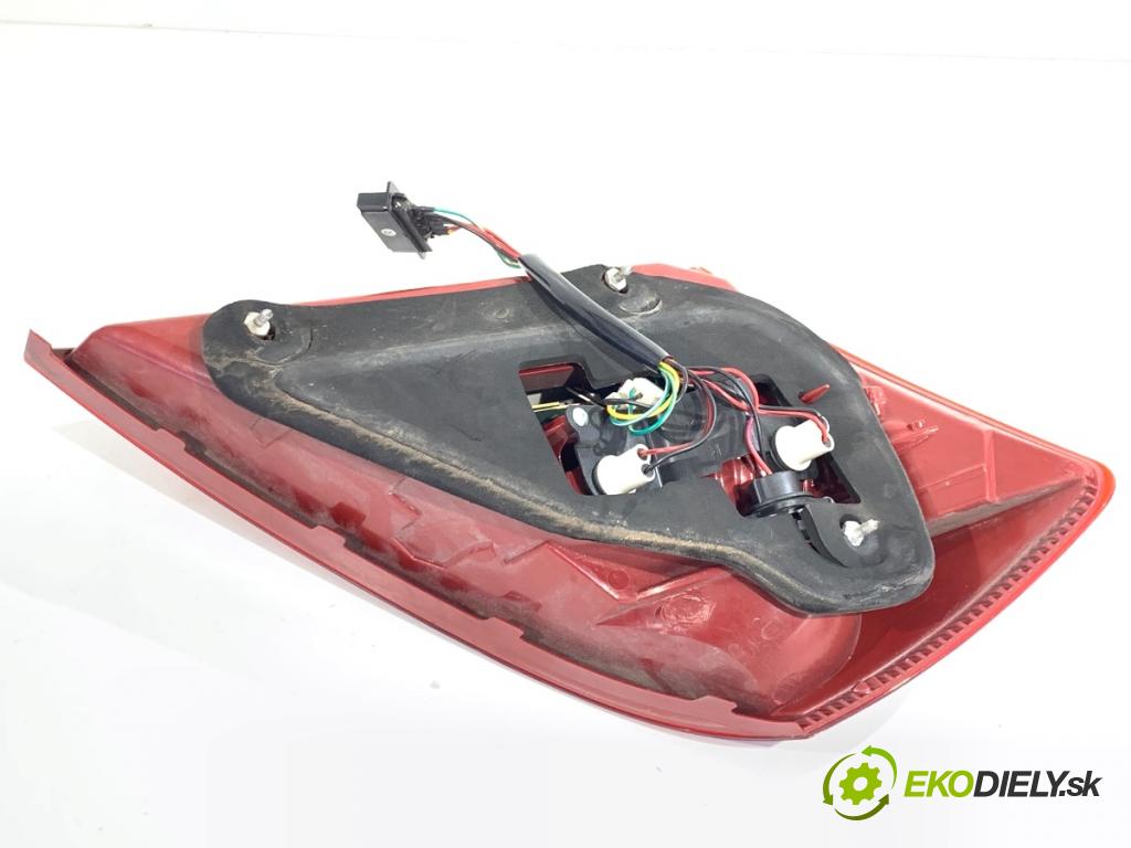 MERCEDES-BENZ W221 sedan 2007 173 kW S 320 CDI (221.022, 221.122) 2987 Svetlo pravy zad