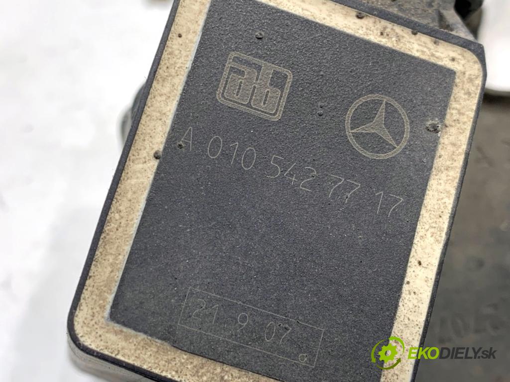 MERCEDES-BENZ W221 sedan 2007 173 kW S 320 CDI (221.022, 221.122) 2987 Snímač XENON zad pravy A0105427717