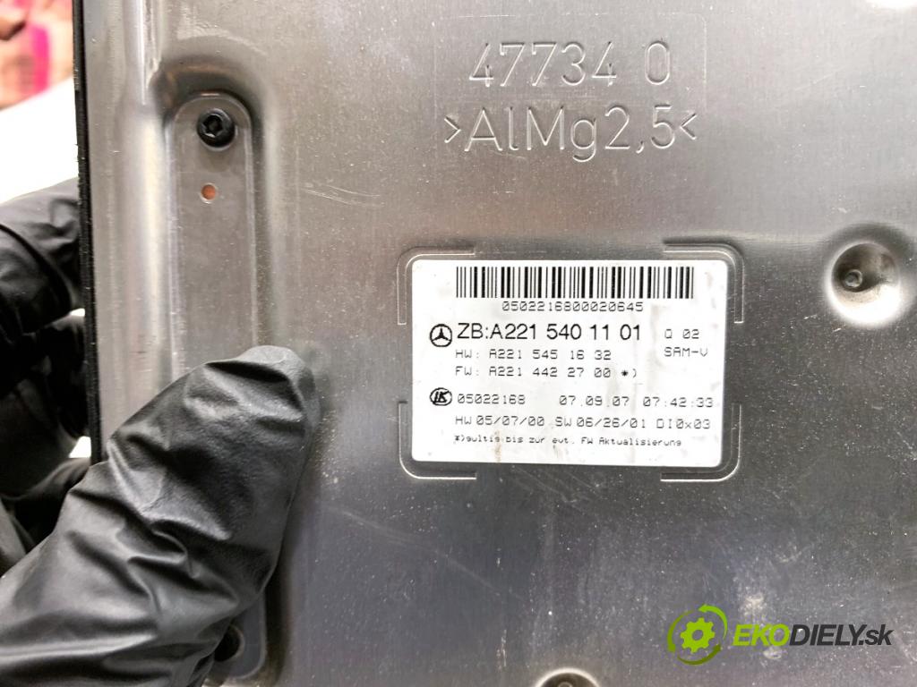 MERCEDES-BENZ W221 sedan 2007 173 kW S 320 CDI (221.022, 221.122) 2987 Modul SAM A2215401101 (Elektrosúčasti ostatné)