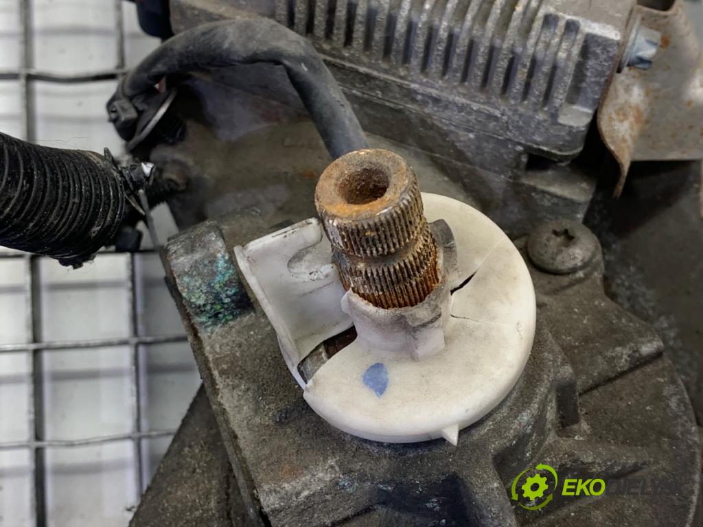 MERCEDES-BENZ W169 liftback 2006 85 kW A 170 (169.032, 169.332) 1699 řízení volantu řízení 6820000072