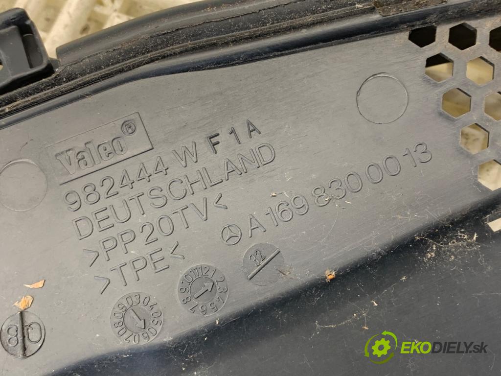 MERCEDES-BENZ W169 liftback 2006 85 kW A 170 (169.032, 169.332) 1699 torpédo plast pod čelní okno A1698300013 (Plast pod čelním sklem)