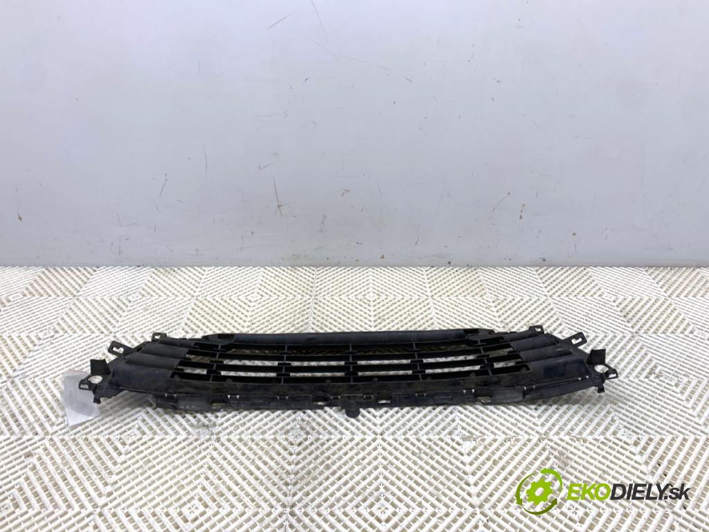 CITROEN C4 II liftback 2017 81 kW 1.2 THP 110 1199 Mriežky nárazníka predný stredna 9670503480