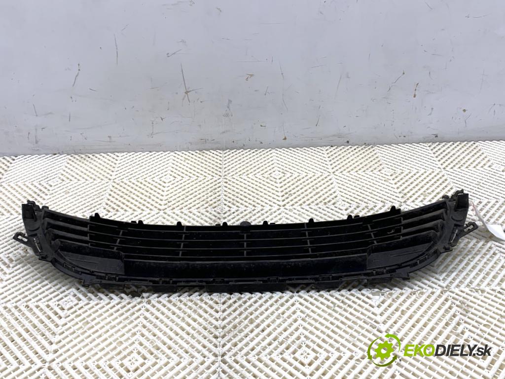 CITROEN C4 II liftback 2017 81 kW 1.2 THP 110 1199 Mriežky nárazníka predný stredna 9670503480