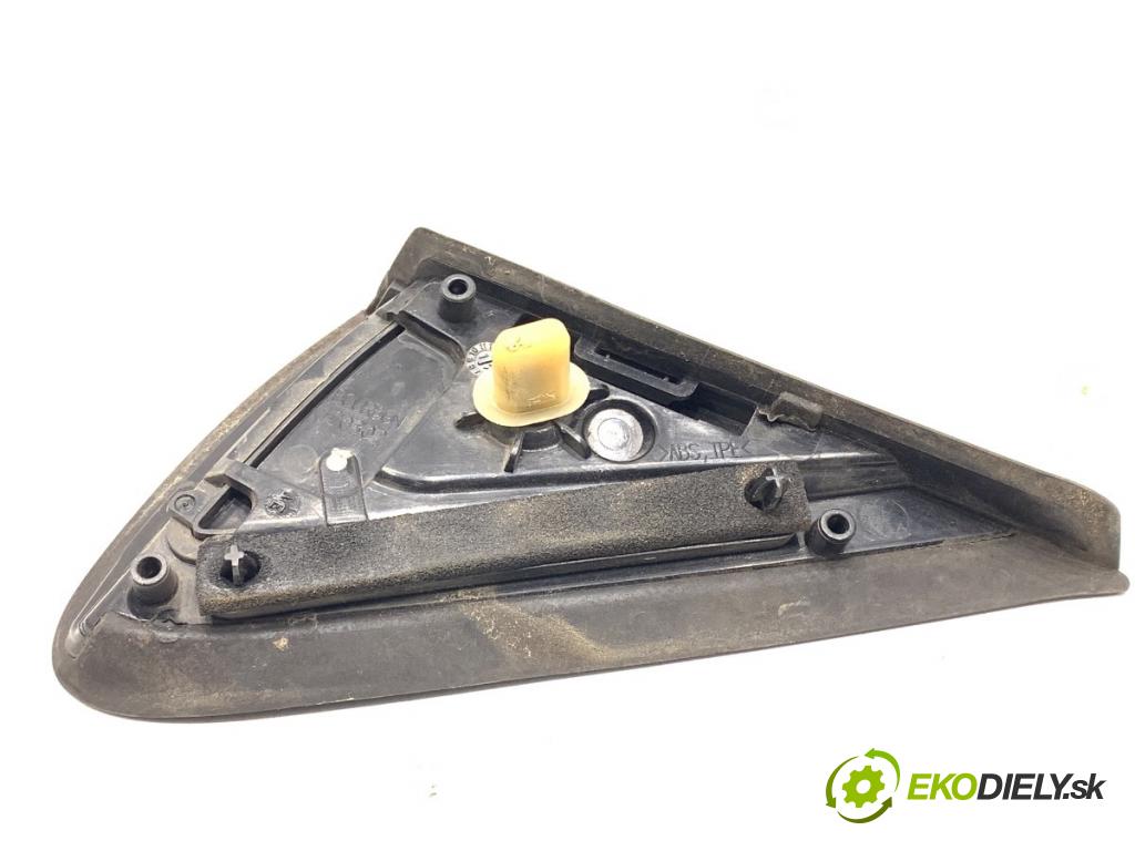 CITROEN C4 II liftback 2017 81 kW 1.2 THP 110 1199 trojuholník Kryt Blatník ľavá strana