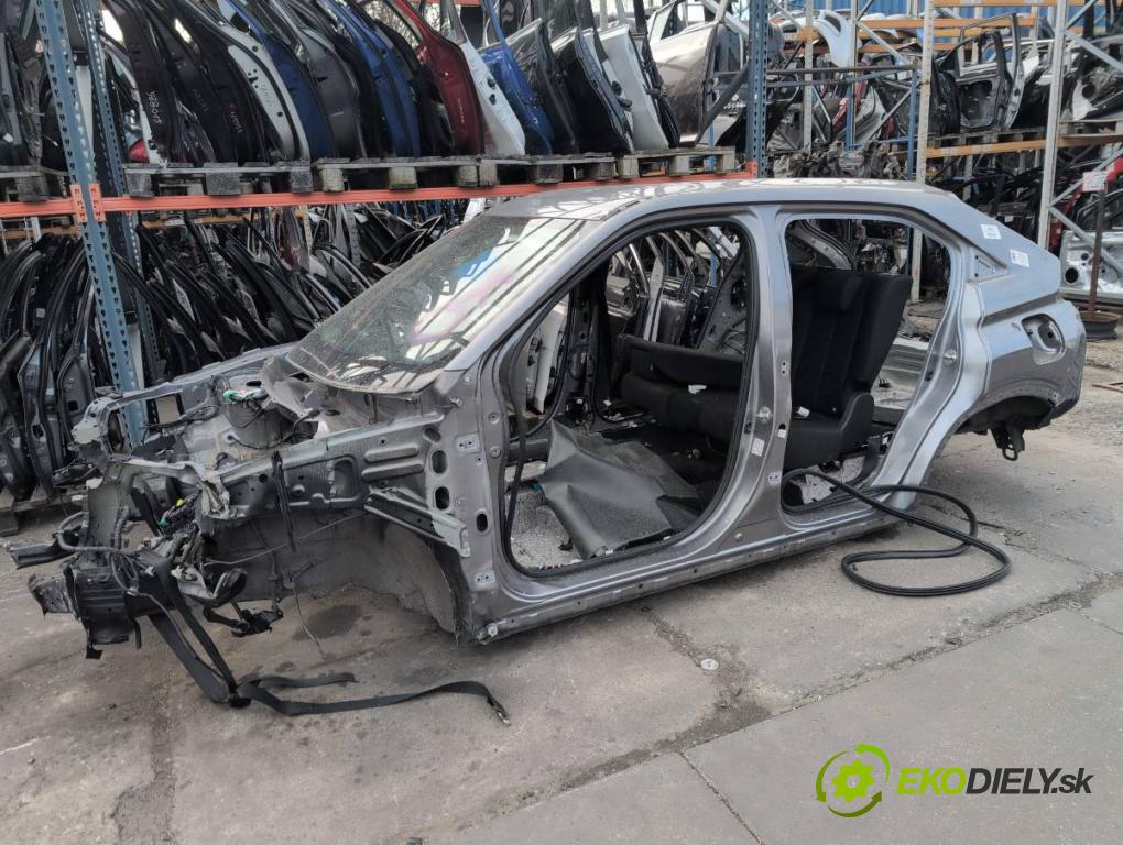 MITSUBISHI ECLIPSE SUV 2019 120 kW 1.5 T-Mivec 1499 karoséria ČTVRŤÁK: Blatník prah strecha PODŁUŻNICA