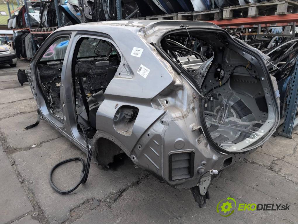 MITSUBISHI ECLIPSE SUV 2019 120 kW 1.5 T-Mivec 1499 karoséria ČTVRŤÁK: Blatník prah strecha PODŁUŻNICA