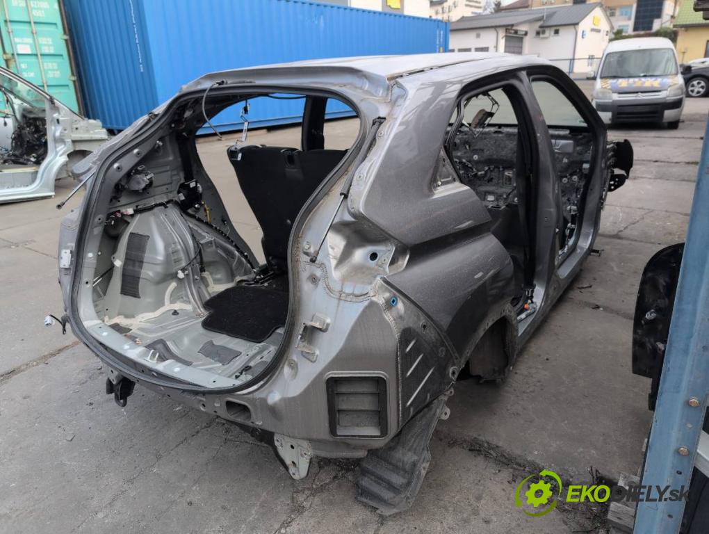 MITSUBISHI ECLIPSE SUV 2019 120 kW 1.5 T-Mivec 1499 karoséria ČTVRŤÁK: Blatník prah strecha PODŁUŻNICA