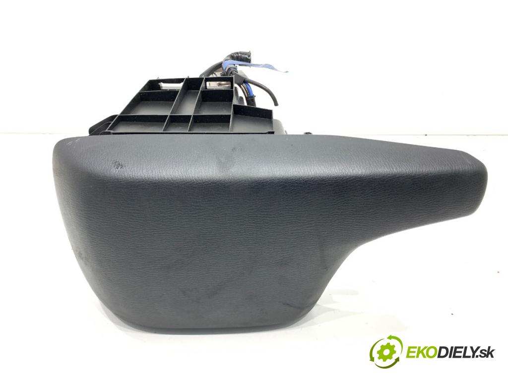 MAZDA 3 BM liftback 2014 88 kW 2.0 1998 loketní opěrka BHN2-644A1 (Loketní opěrka)