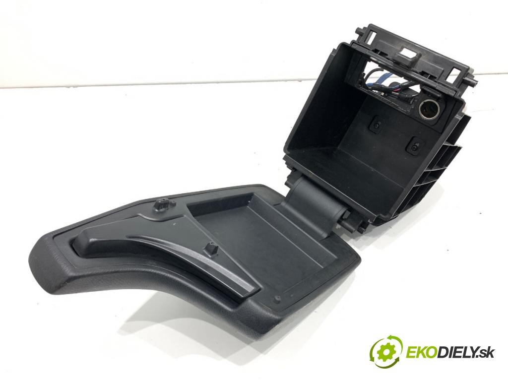 MAZDA 3 BM liftback 2014 88 kW 2.0 1998 Lakťová opierka BHN2-644A1 (Lakťová opierka)