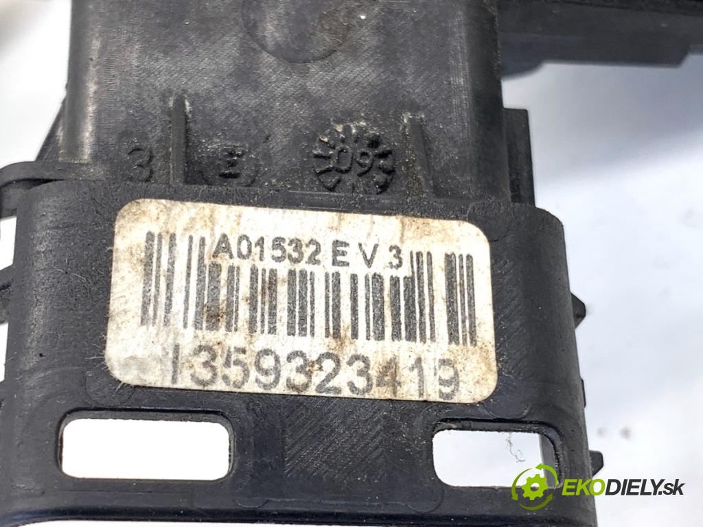 CITROEN C5 III sedan 2010 103 kW 2.0 HDi 140 1997 zámok Dvere ľavy predný PSA574388