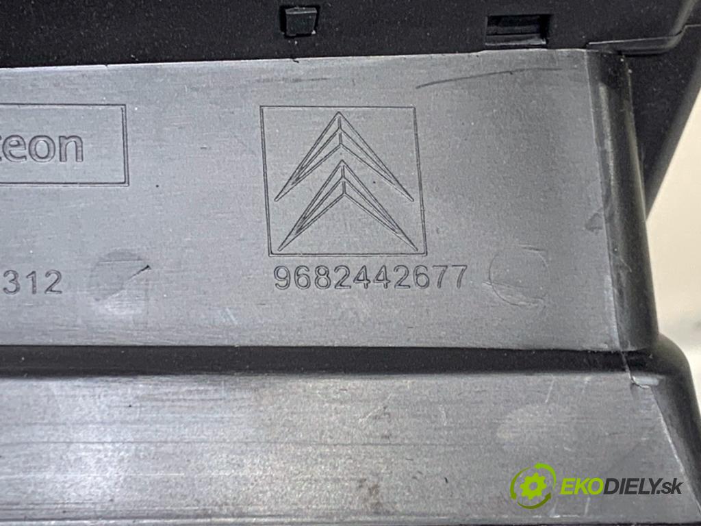 CITROEN C5 III sedan 2010 103 kW 2.0 HDi 140 1997 Mriežky kúrenia pravy predný 9682442677