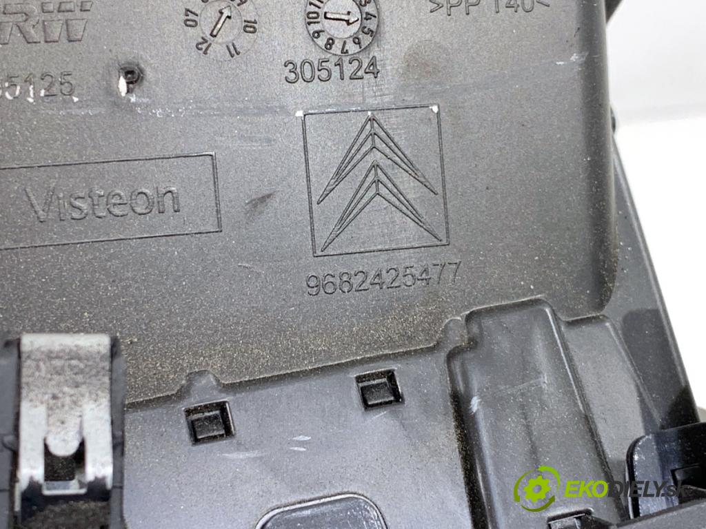CITROEN C5 III sedan 2010 103 kW 2.0 HDi 140 1997 mří topení levý přední část 9682386677