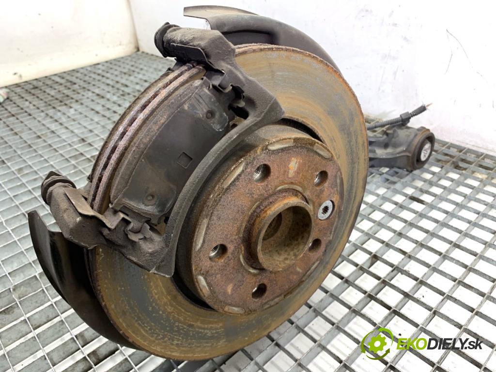 VW TRANSPORTER T6 Autobus 2024 110 kW 2.0 TDI 1968 náboj rameno pravý zadní část 7E0501414A