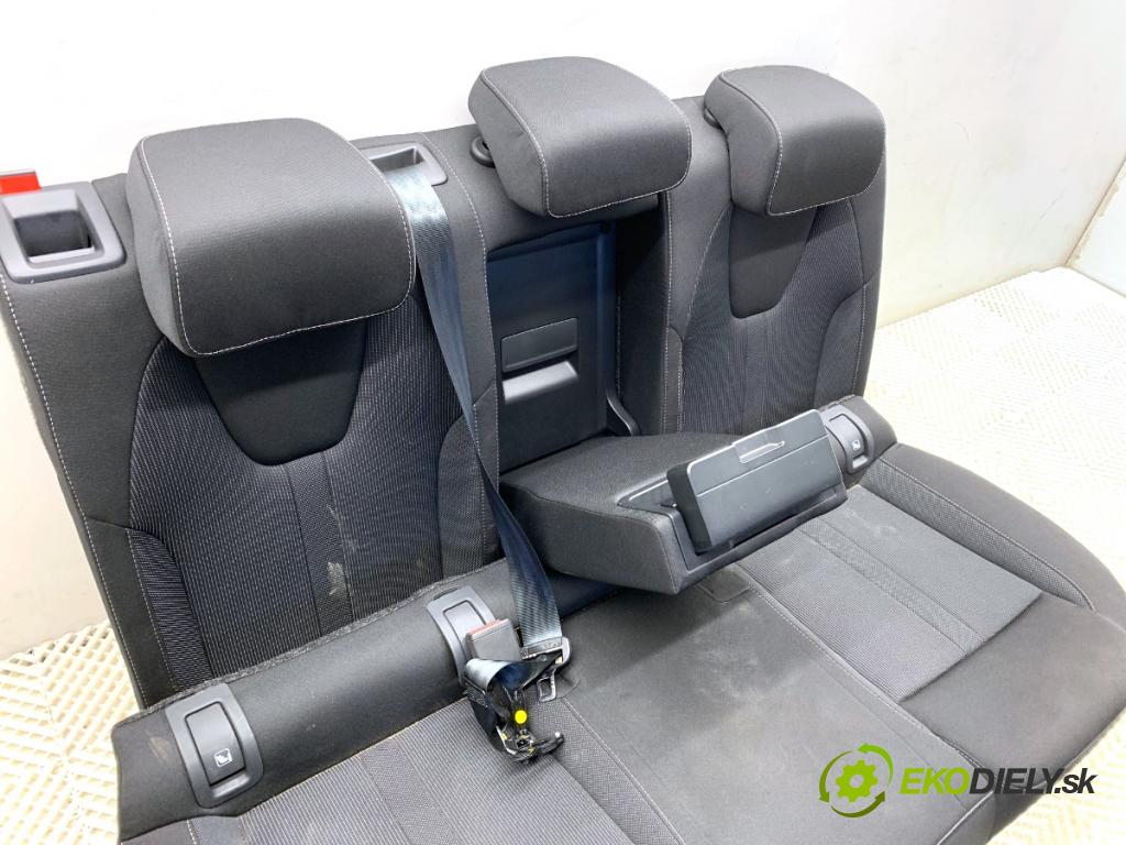SKODA OCTAVIA IV liftback 2023 140 kW 2.0 TSI 4x4 1984 Sedadlo druhý rad