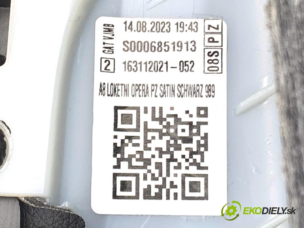 SKODA OCTAVIA IV liftback 2023 140 kW 2.0 TSI 4x4 1984 čalúnenie Dvere pravy zad