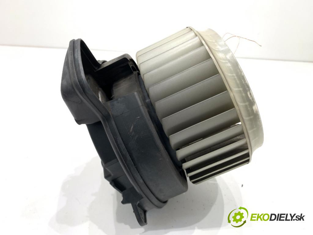 AUDI A8 D4 sedan 2014 283 kW 4.2 TDI quattro 4134 ventilátor kúrenia 4H1820021B