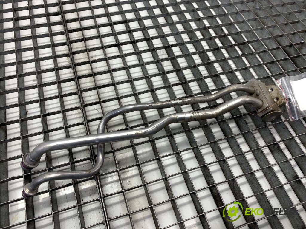 AUDI A8 D4 sedan 2014 283 kW 4.2 TDI quattro 4134 rúrka klimatizace 4H0820725 (Trubka klimatizace)