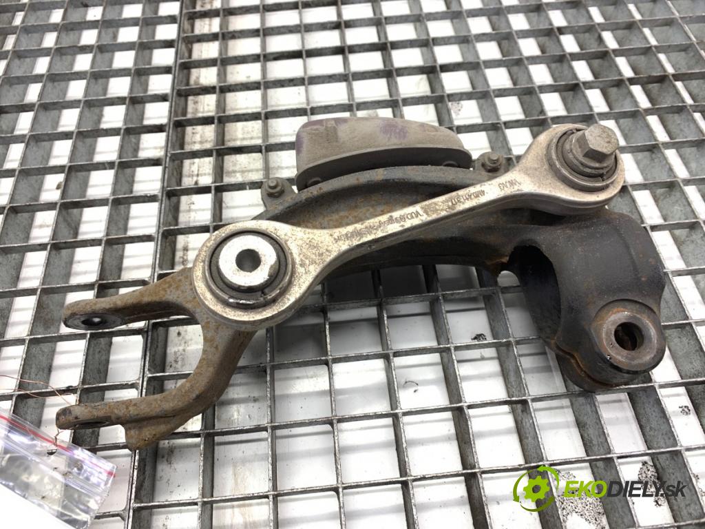 AUDI A8 D4 sedan 2014 283 kW 4.2 TDI quattro 4134 Rameno Uchytenie tlmiča pravy 8R0413C