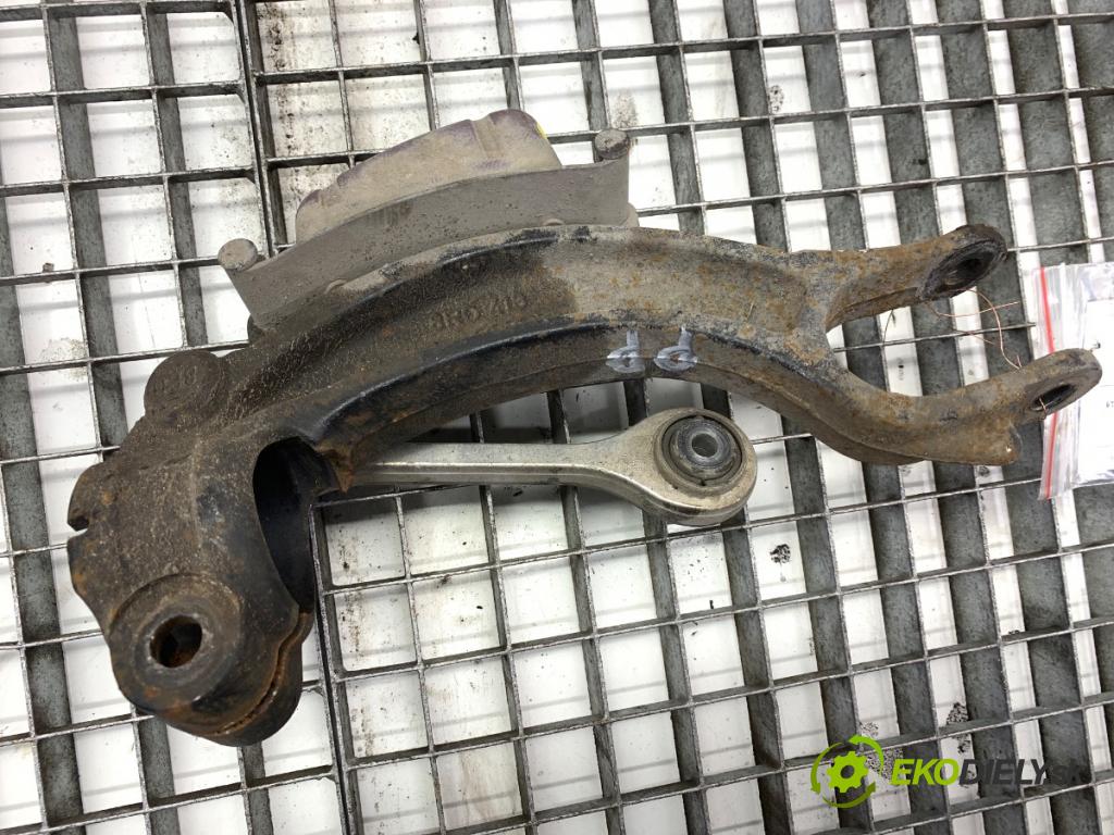 AUDI A8 D4 sedan 2014 283 kW 4.2 TDI quattro 4134 Rameno Uchytenie tlmiča pravy 8R0413C