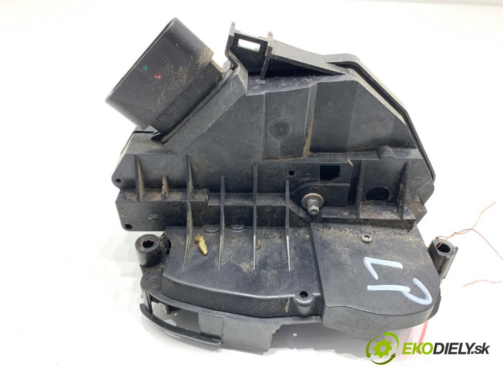 FORD FIESTA MK7 liftback 2011 88 kW 1.6 Ti 1596 zámok Dvere ľavy predný 8A6A-A21813-AG