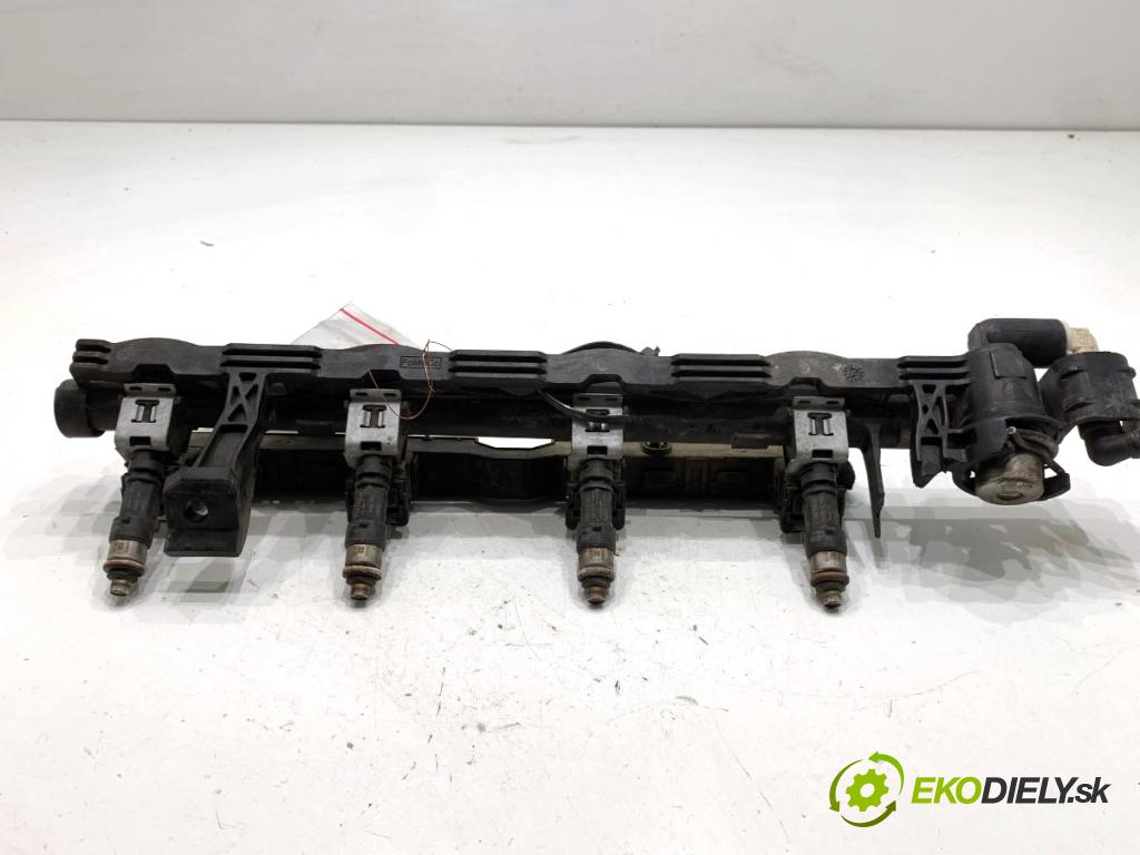 FORD FIESTA MK7 liftback 2011 88 kW 1.6 Ti 1596 lišta vstřikovací VP8A6U-AB (Vstřikovací lišta)