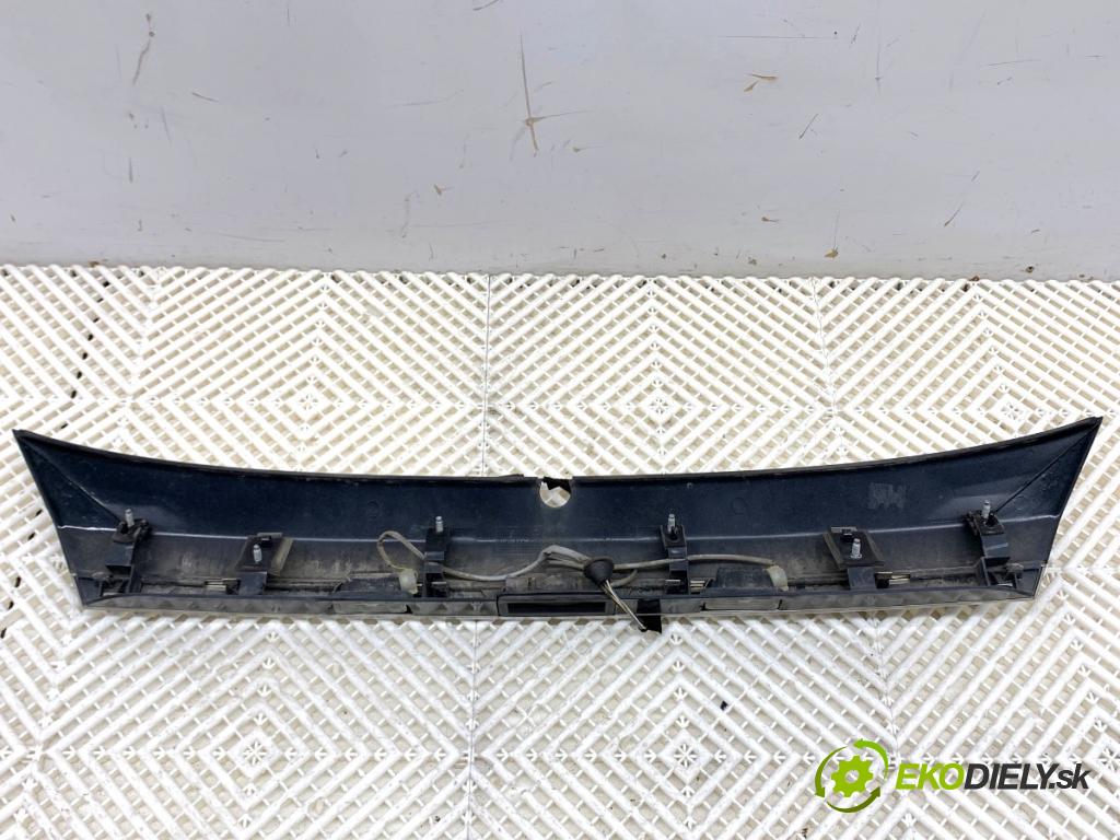 FORD FIESTA MK7 liftback 2011 88 kW 1.6 Ti 1596 lišta dveří zadní část 8A61-A43404