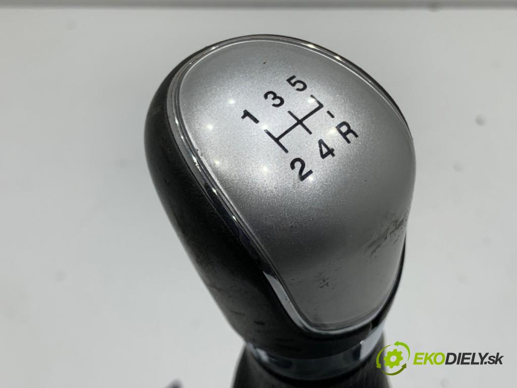 FORD FIESTA MK7 liftback 2011 88 kW 1.6 Ti 1596 Kulisa 8A6R-7C453 (Rýchlostná páka (kulisa))