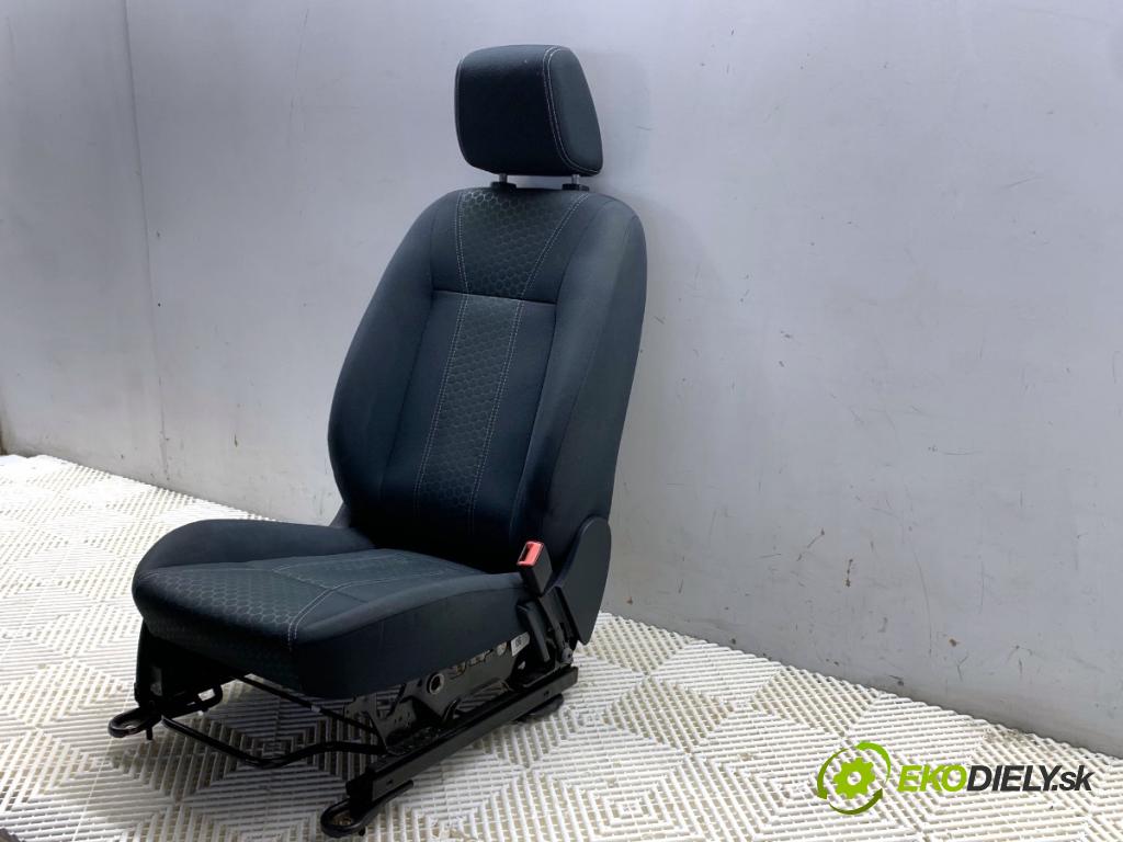 FORD FIESTA MK7 liftback 2011 88 kW 1.6 Ti 1596 Sedadlo pravy predný