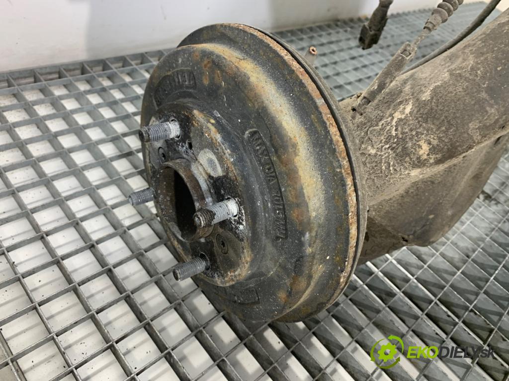 FORD FIESTA MK7 liftback 2011 88 kW 1.6 Ti 1596 výztuha zadní část