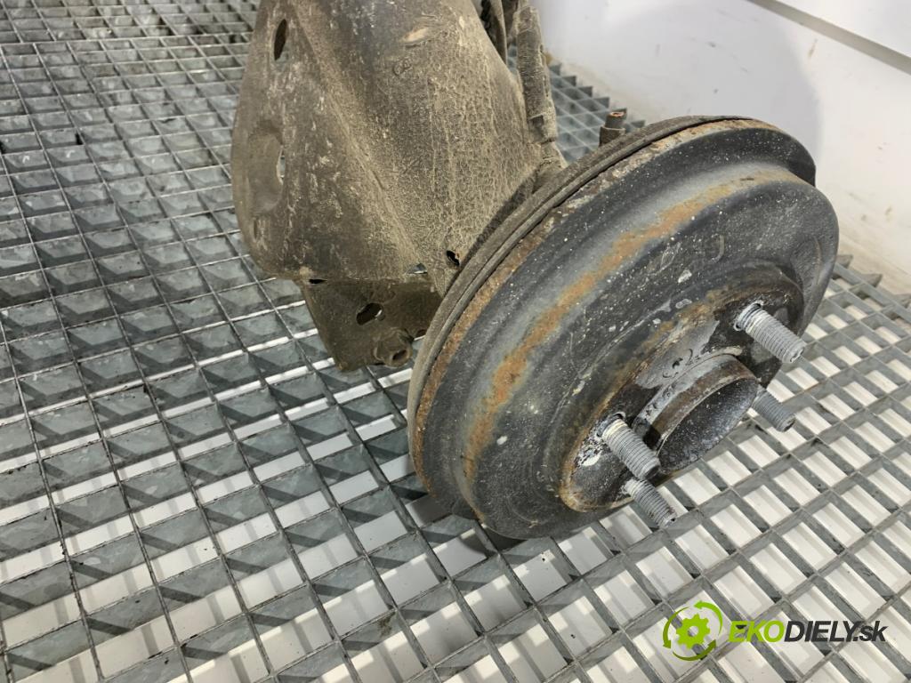 FORD FIESTA MK7 liftback 2011 88 kW 1.6 Ti 1596 výztuha zadní část