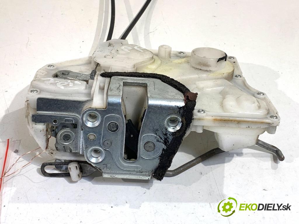 SUZUKI SX4 liftback 2008 88 kW 1.9 DDiS 4x4 (RW 419D) 1910 zámok Dvere pravy predný 82201-79J40