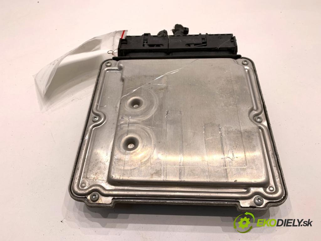 VW GOLF V liftback 2005 77 kW 1.9 TDI 1896 riadiaca jednotka Motor 03G906016CB (Riadiaca jednotka)