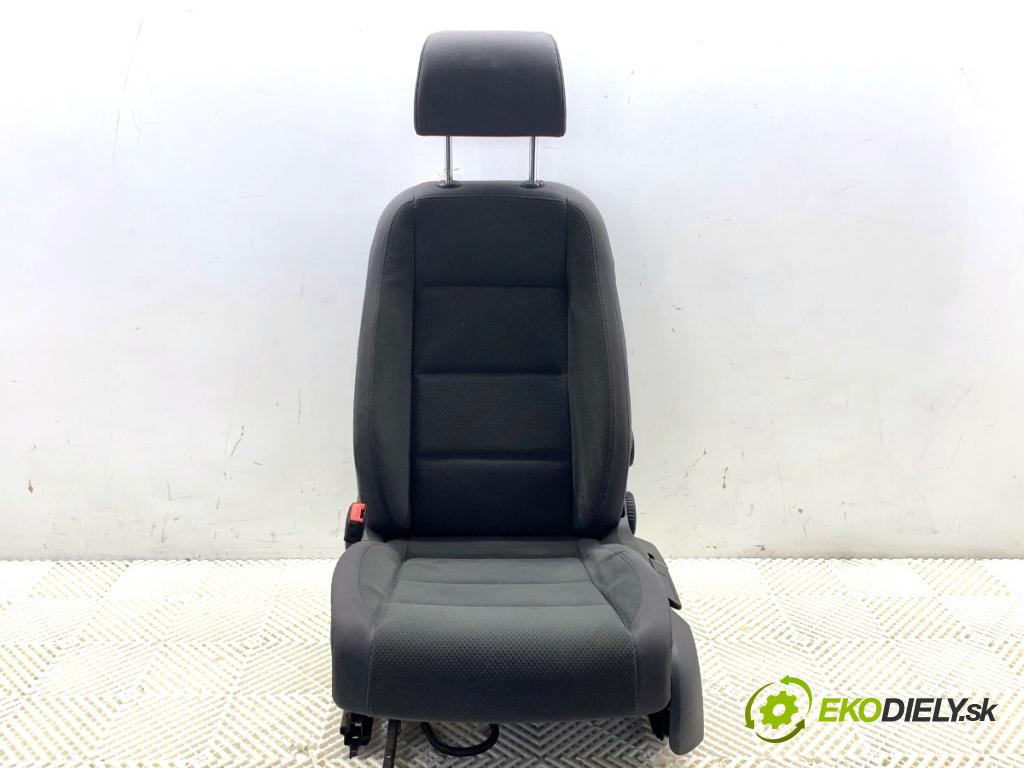 VW GOLF V liftback 2005 77 kW 1.9 TDI 1896 Sedadlo ľavy predný 